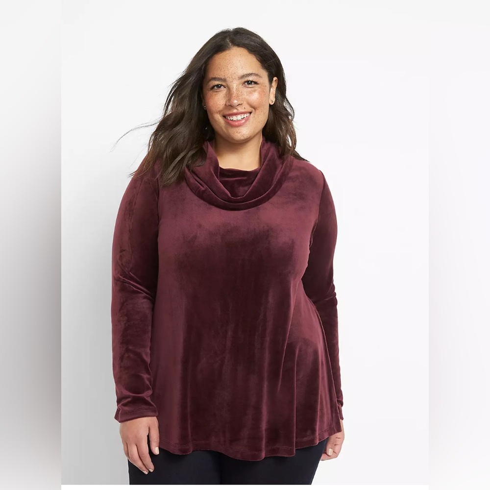 ** 5 for $25**Velour cowl neck tunic size 26/28 - EUC